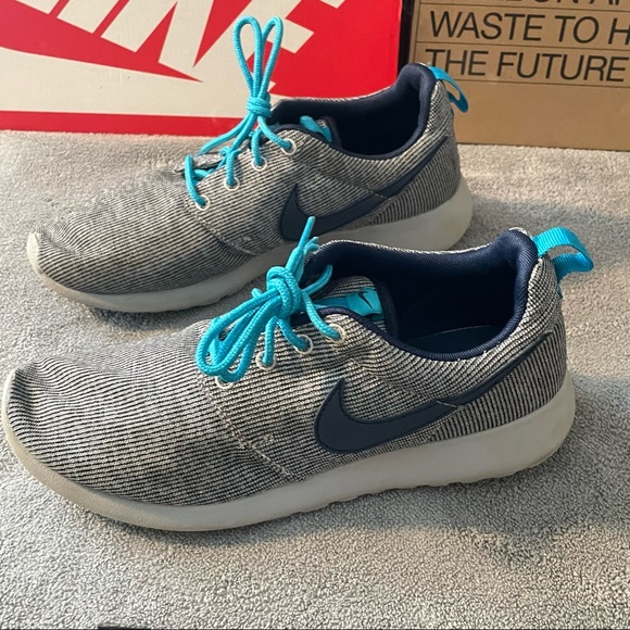 Nike Roshe Run :: Women’s Size 8 (Youth 6.5) :: Charcoal/Grey/Blue - Picture 3 of 6